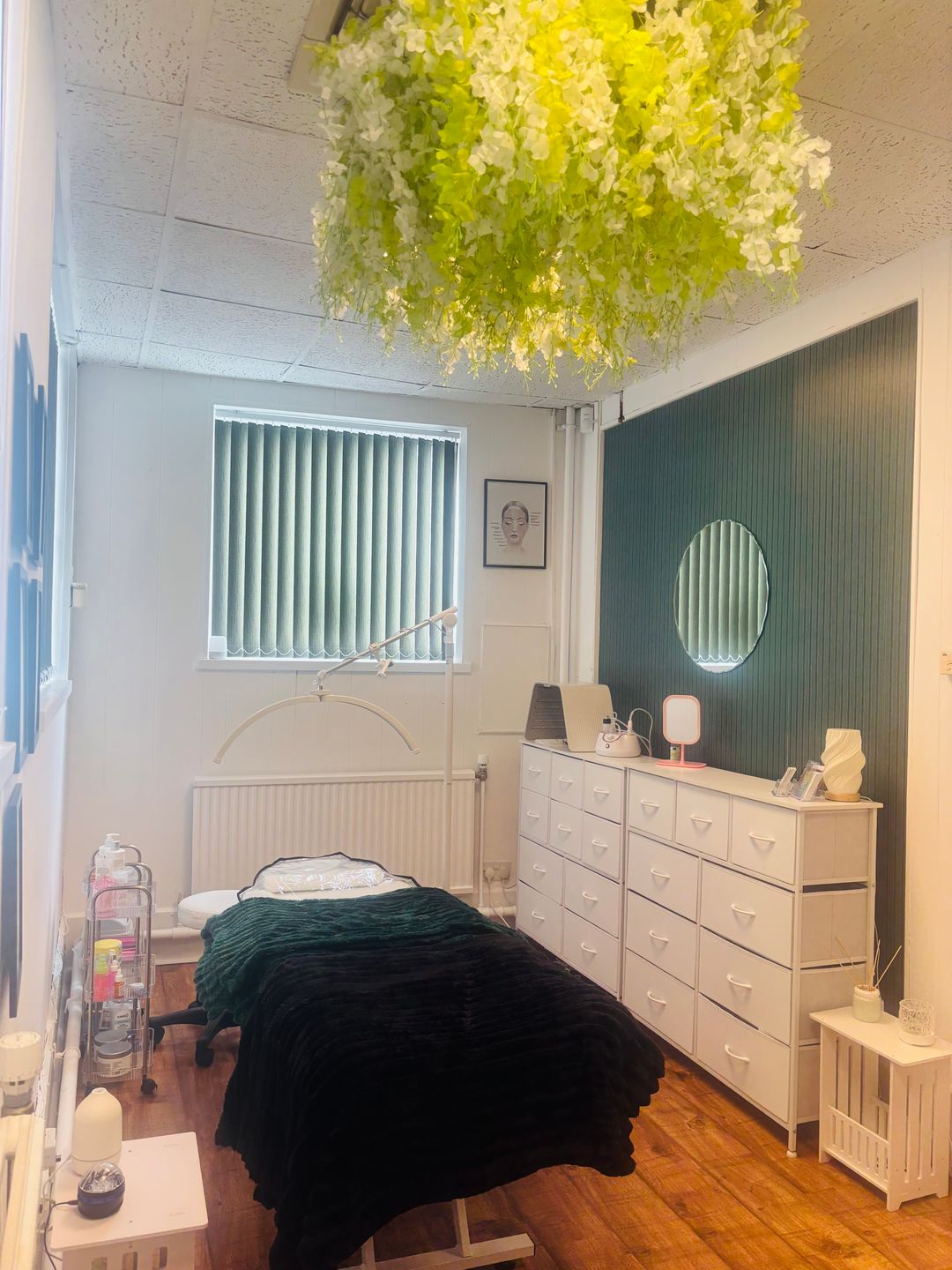 The Skin Hub by Nurse Lizzie
