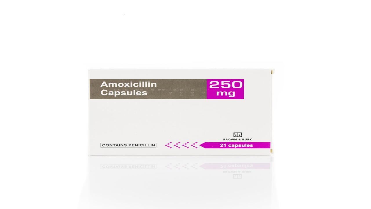 Amoxicillin 250mg Capsules (15) - 1