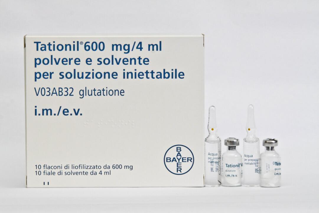 Glutathione 600mg/4ml (Powder + Solvent) x 10 vials (Tationil) - 1