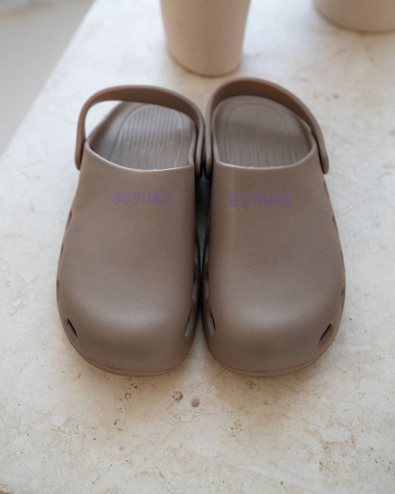 (SCRUBZ) a fresh new look into work wear FOAMIES - TAUPE SIZE UK 6 - 2